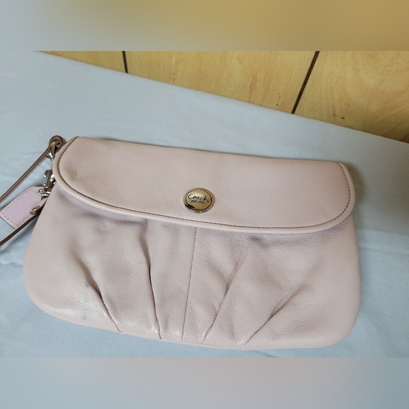 Coach Large Pink Wristlet - Picture 7 of 13